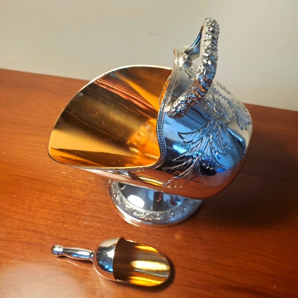 Sugar Scuttle New . Comes with box